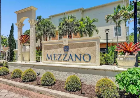 9857 Baywinds #9302, West Palm Beach, FL 33411