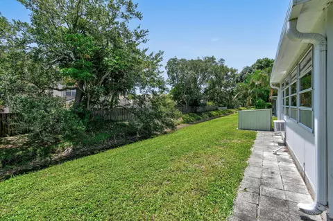 10128 Meridian Way N #4, Palm Beach Gardens, FL 33410