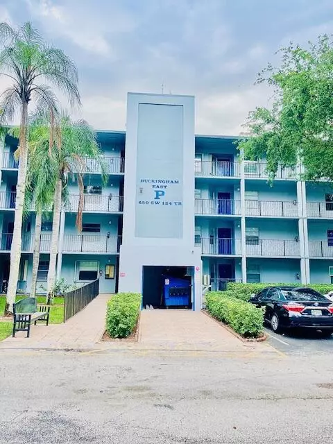 650 SW 124th Ter #202P, Pembroke Pines, FL 33027