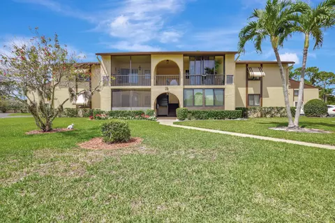 237 Pine Hov Cir #A-2, Greenacres, FL 33463