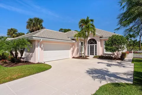 4922 SE Heartleaf Ter, Hobe Sound, FL 33455