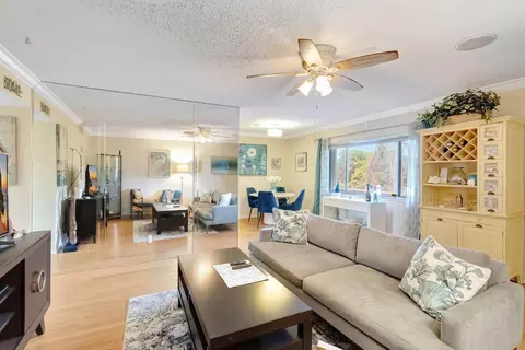 2000 Springdale #302, Palm Springs, FL 33461