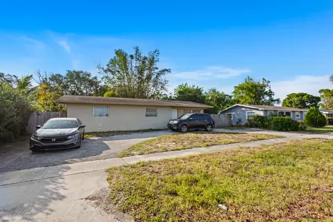 215 Huron, West Palm Beach, FL 33409