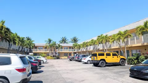 4061 N Dixie Hwy #3, Oakland Park, FL 33334