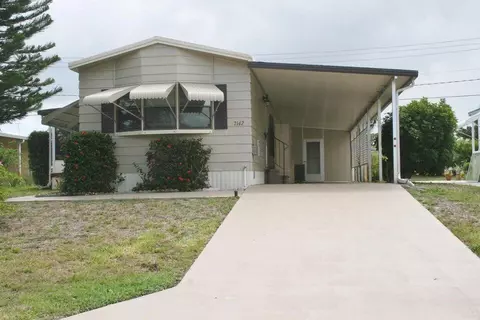 7142 SE Bluebird Cir, Hobe Sound, FL 33455