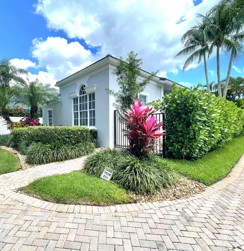 6616 NW 43rd Ter, Boca Raton, FL 33496
