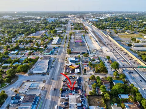 14555 NW 7th, Miami, FL 33168
