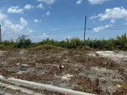 2 NW Nw St, South Bay, FL 33493