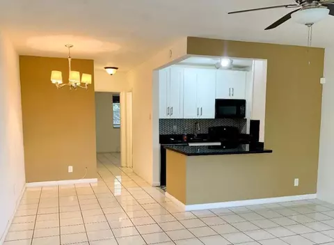 2915 Plunkett St #11D, Hollywood, FL 33020