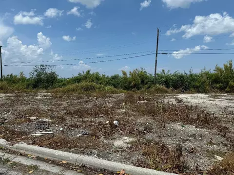 2 NW Nw, South Bay, FL 33493