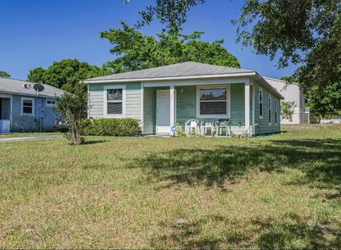 4257 36th Ct, Vero Beach, FL 32967