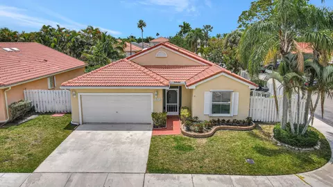 16590 NW 9th St, Pembroke Pines, FL 33028