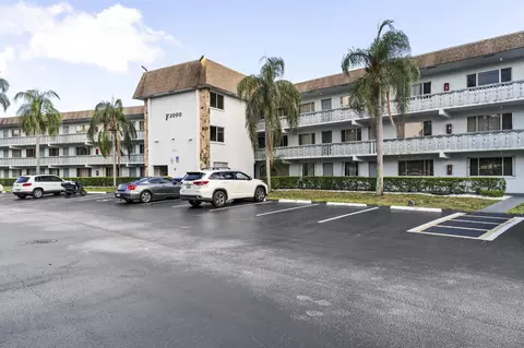 2000 Springdale #209, Palm Springs, FL 33461