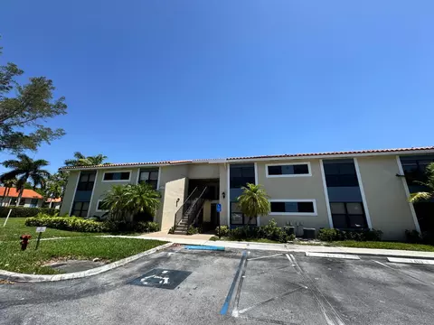 1453 Lake Crystal #H, West Palm Beach, FL 33411