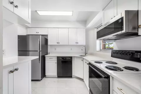 18081 SE Country Clb #32-311, Jupiter, FL 33469