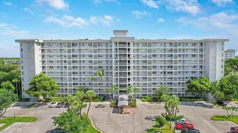 4015 W Palm Aire Dr #704, Pompano Beach, FL 33069