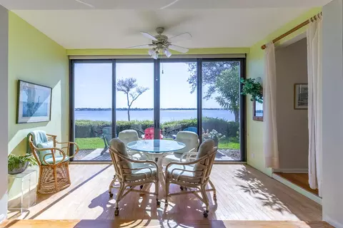 2562 NW Seagrass Dr #7, Palm City, FL 34990