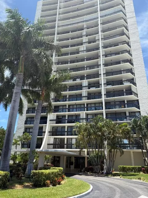 2000 Presidential #1102, West Palm Beach, FL 33401