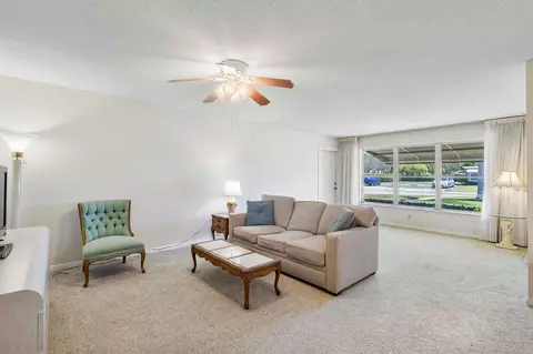 195 High Point Ter E #C, Delray Beach, FL 33445