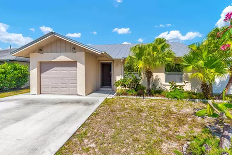 5866 SE Wilsie Dr, Stuart, FL 34997