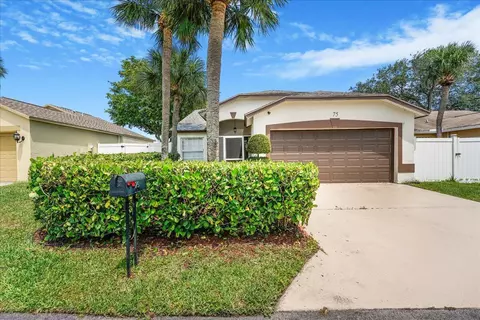 75 Paxford Ln, Boynton Beach, FL 33426