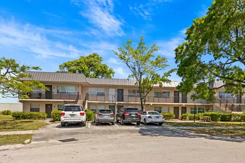 300 NW 30th #202, Pompano Beach, FL 33064
