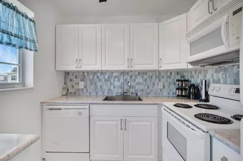 376 Markham Q, Deerfield Beach, FL 33442