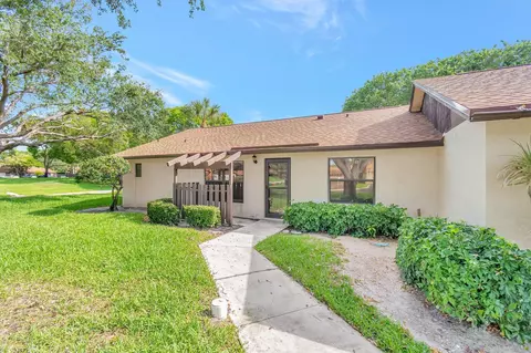 49 Via De Casas Norte, Boynton Beach, FL 33426
