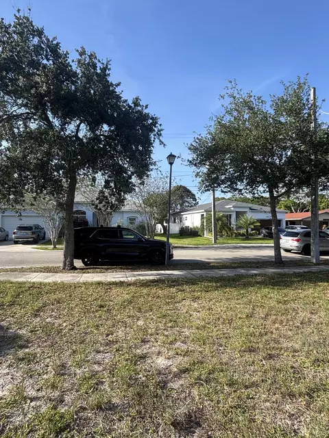 140 NE Pearl St, Boca Raton, FL 33432