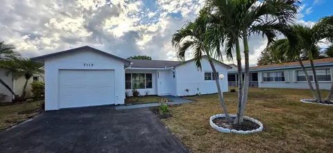 7112 Pine Manor Dr, Lake Worth, FL 33467