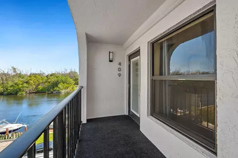 1627 Riverview Rd #409, Deerfield Beach, FL 33441