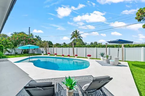 812 Chapel Hill Blvd, Boynton Beach, FL 33435