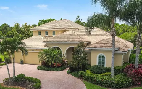 7668 SE Laque, Stuart, FL 34997