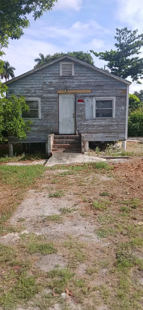 1709 NW Avenue G Ave, Belle Glade, FL 33430