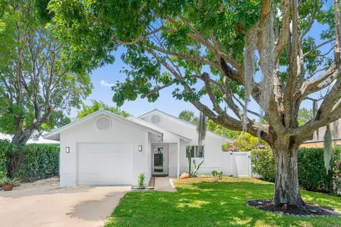 107 NE 10th St, Delray Beach, FL 33444