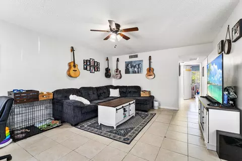 2000 Springdale #303, Palm Springs, FL 33461