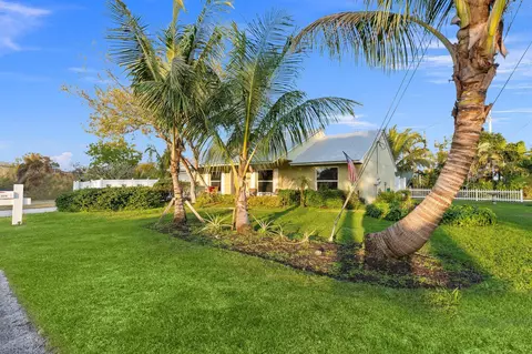 2070 NE Arch St, Jensen Beach, FL 34957