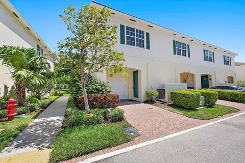 259 SW 7th Ct, Pompano Beach, FL 33060