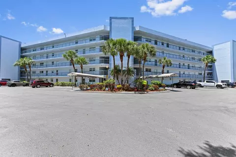 198 NW 67th St #102, Boca Raton, FL 33487
