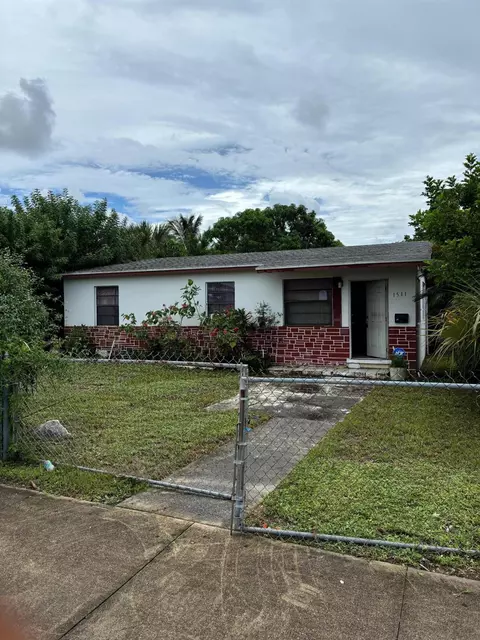 1511 W 32nd St, Riviera Beach, FL 33404