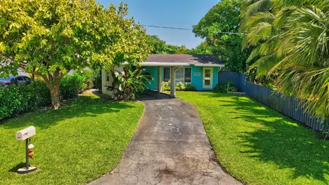 333 Dover St, Boca Raton, FL 33487