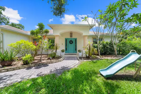 1325 Bennett Rd, Fort Pierce, FL 34947