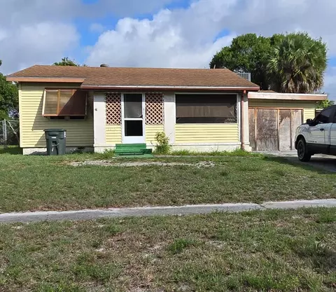1115 Colonial Rd, Fort Pierce, FL 34950