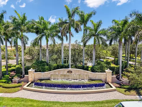 8520 Lewis River Rd, Delray Beach, FL 33446