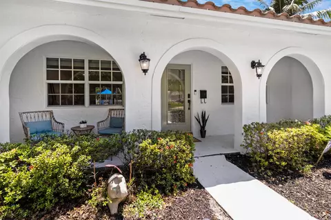 4060 Lake Dr, Coconut Creek, FL 33066