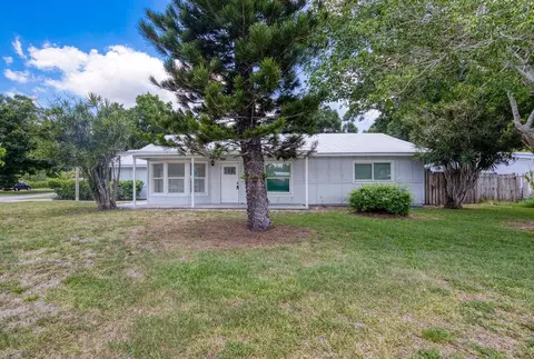 2564 2nd Pl SW, Vero Beach, FL 32962