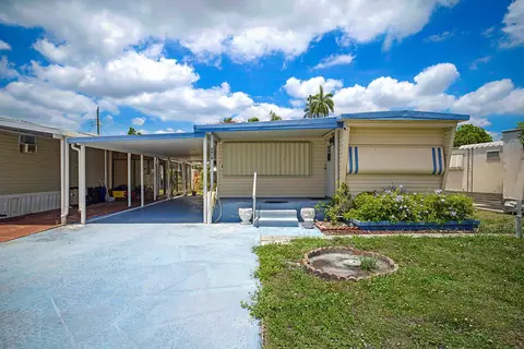 8919 Palm St, Boynton Beach, FL 33436