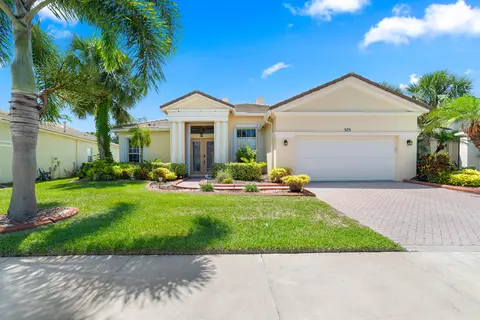 525 SW Lake Manatee Way, Port Saint Lucie, FL 34986