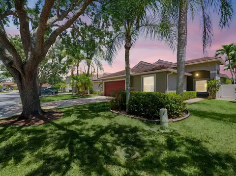 6287 Grand Cypress Cir, Lake Worth, FL 33463