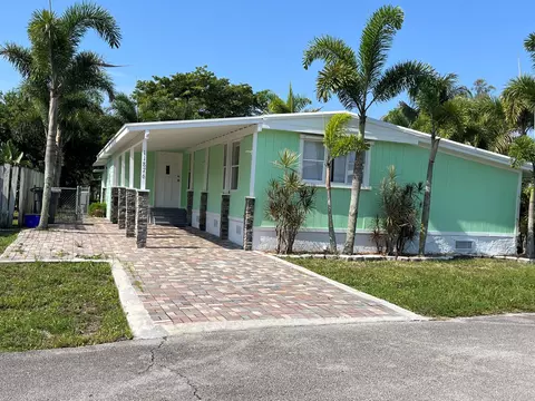 11876 Atlantic Cir, Boca Raton, FL 33428